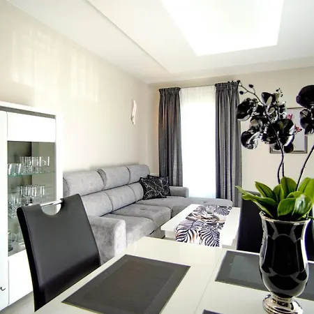 Marina 13 - Z Prywatnym Miejscem Parkingowym Апартаменты *