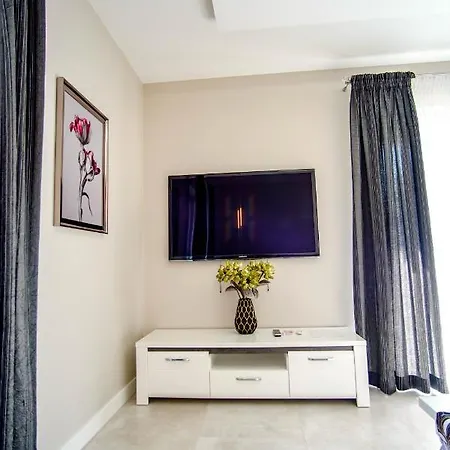 Marina 13 - Z Prywatnym Miejscem Parkingowym Апартаменты Илава